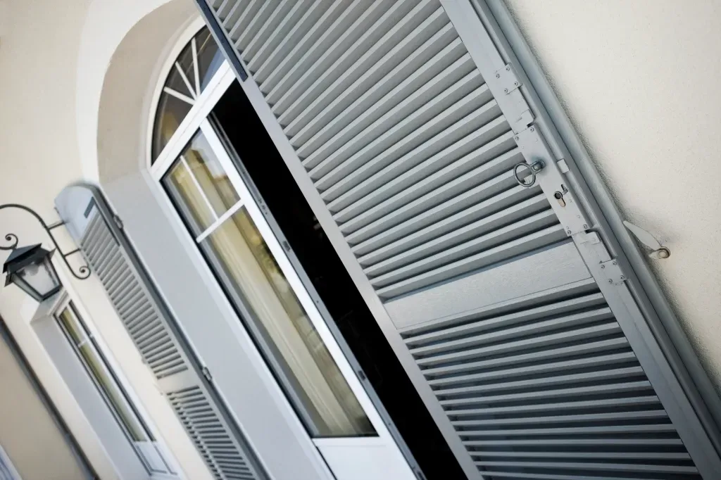 Okiennice czy shuttersy